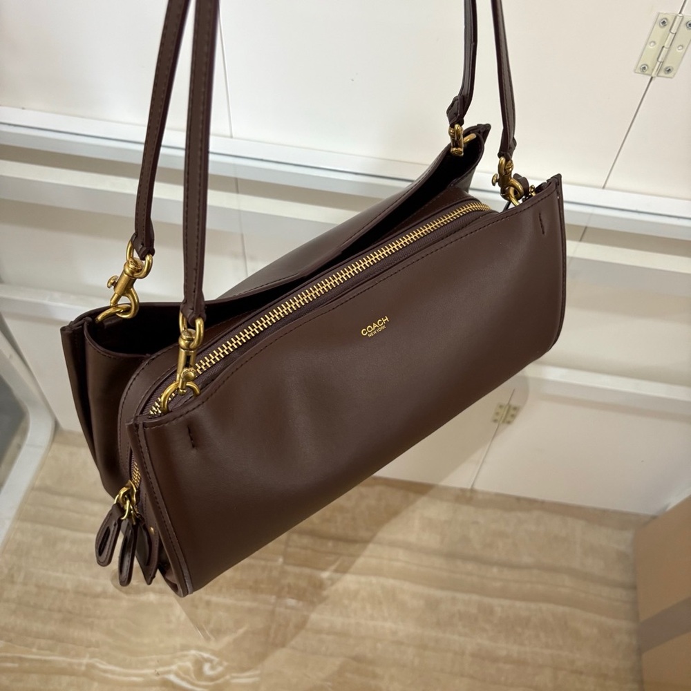 Coach Dark Brown Leather Shoulder Bag with Gold Hardware - Picture 5 of 10